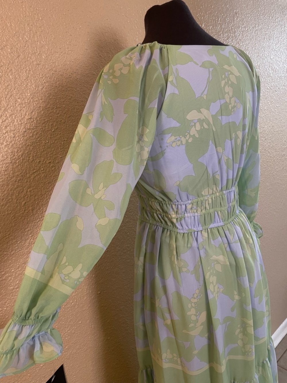Taylor Chiffon Pastel Mint & Lilac Floral V-Neck Maxi Dress Long Sleeve Size 4 - Picture 7 of 14